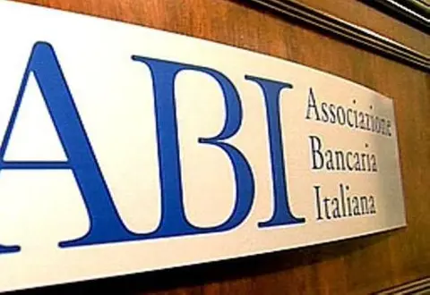 LA BANCA ANTICIPA LA CASSA INTEGRAZIONE