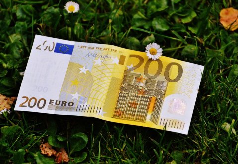 Pubblicato il decreto sull’una tantum di 200 euro per autonomi e professionisti Pubblicato il decreto sull’una tantum di 200 euro per autonomi e professionisti