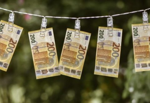 INDENNITÀ UNA TANTUM PER I LAVORATORI DIPENDENTI E ALTRE CATEGORIE INDENNITÀ UNA TANTUM PER I LAVORATORI DIPENDENTI E ALTRE CATEGORIE