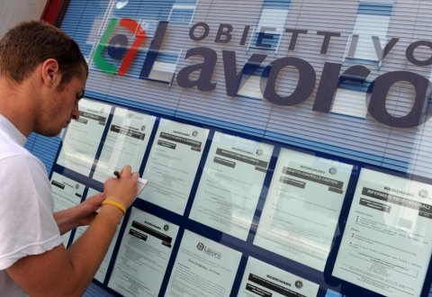 SEI UN DATORE DI LAVORO? BENEFICIA DELL'ESONERO CONTRIBUTIVO PER L'OCCUPAZIONE GIOVANILE STABILE SEI UN DATORE DI LAVORO? BENEFICIA DELL'ESONERO CONTRIBUTIVO PER L'OCCUPAZIONE GIOVANILE STABILE